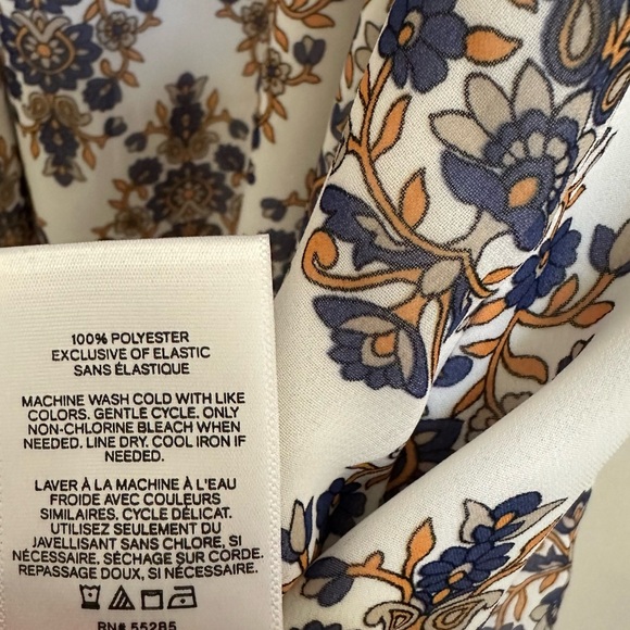 Express Floral Paisley Sleeveless Blouse with Pleated Neckline - Picture 7 of 8